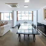 Espaçoso e confortável 4 quartos em Copacabana para 8 pessoas!