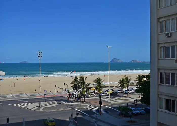 Espaçoso e confortável 4 quartos em Copacabana para 8 pessoas!